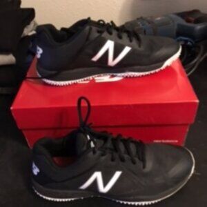 New Balance Men's Turf Trainer Baseball size 10 worn once!